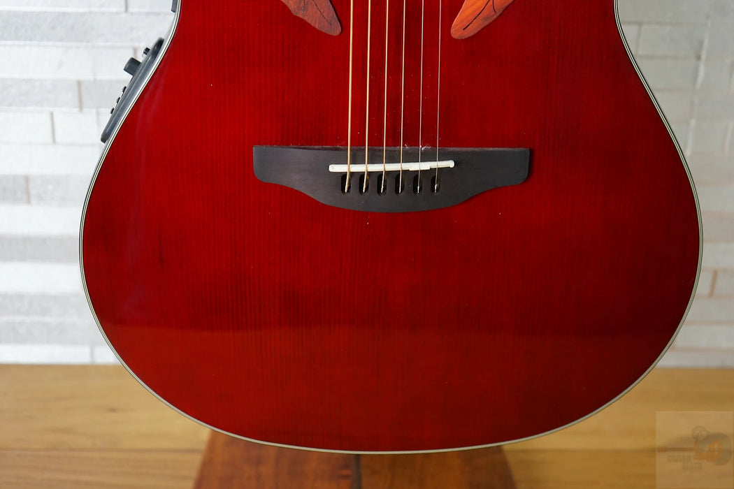 Ovation CE44 Celebrity Elite - Ruby Red