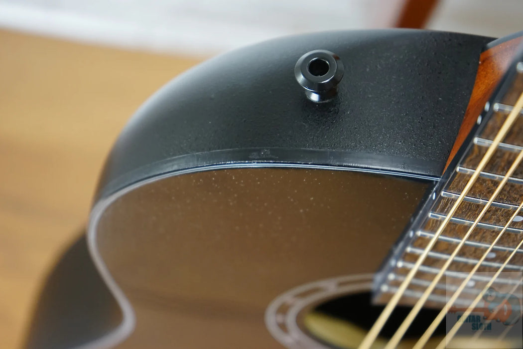 Ovation 1516 Pro Series Ultra Mid-Depth Non-Cutaway - Pitch Black