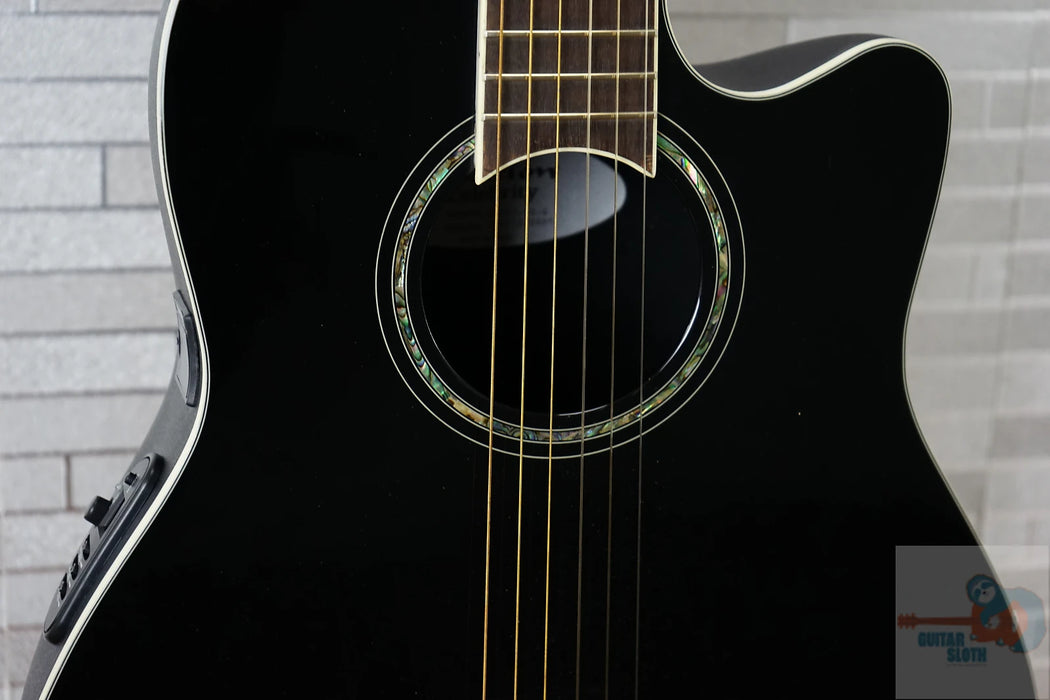 Ovation CS24C-5G Celebrity Standard Mid-Depth - Black