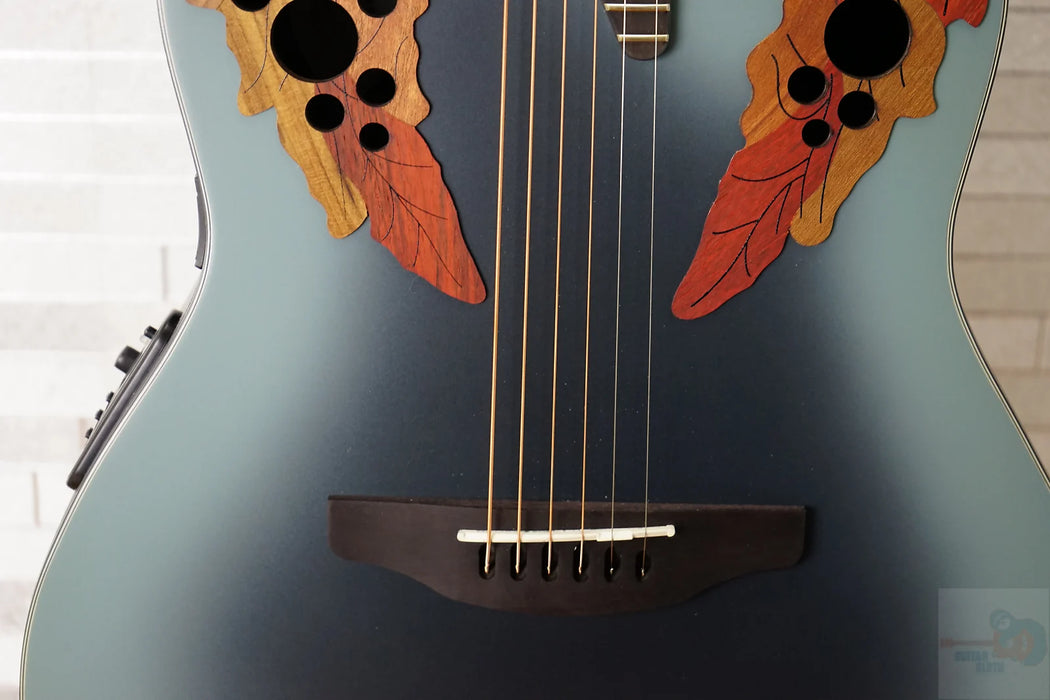 Ovation CE44 Celebrity Elite - Reverse Blue Burst