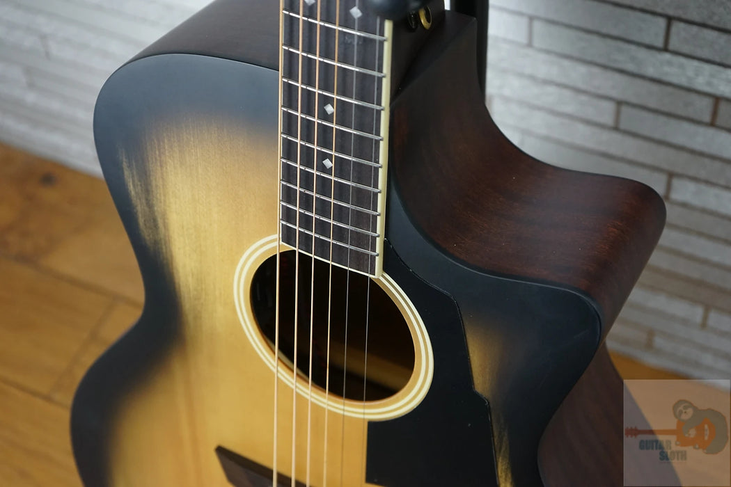 D'Angelico Premier Gramercy Grand Auditorium - Aged Burst