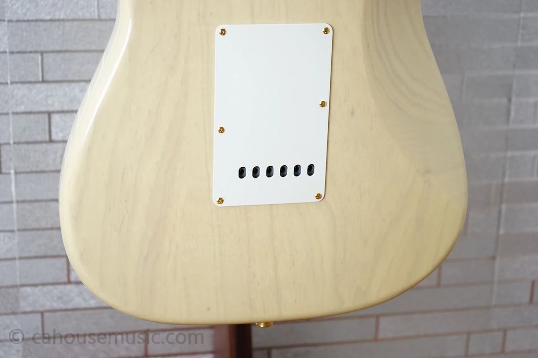 Fender American Custom Stratocaster® NOS, 2A Flame Maple Fingerboard, Honey Blonde