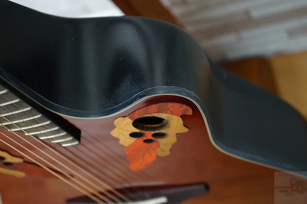 Ovation CE44 Celebrity Elite - Ruby Red