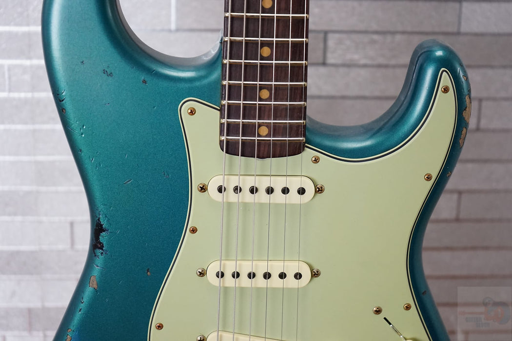Fender Custom Shop 2025 61' Stratocaster Heavy Relic - Aged Ocean Turqouise over 3-Color Sunburst