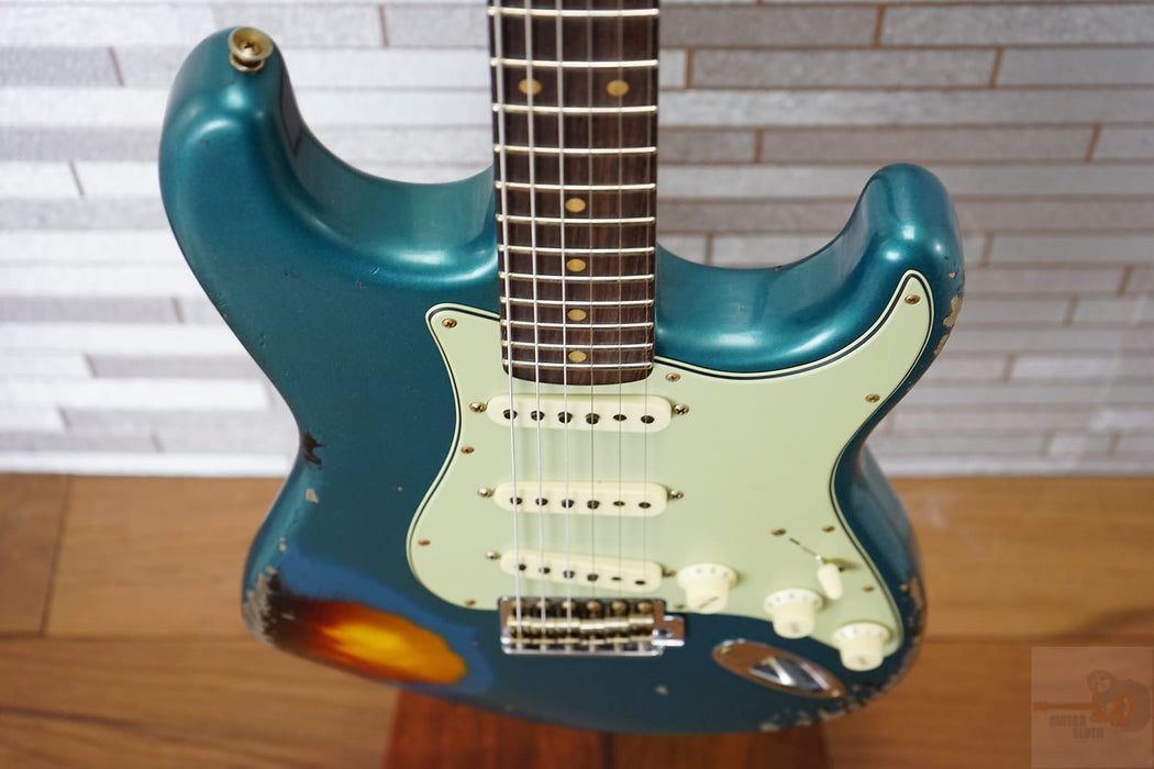 Fender Custom Shop 2025 61' Stratocaster Heavy Relic - Aged Ocean Turqouise over 3-Color Sunburst
