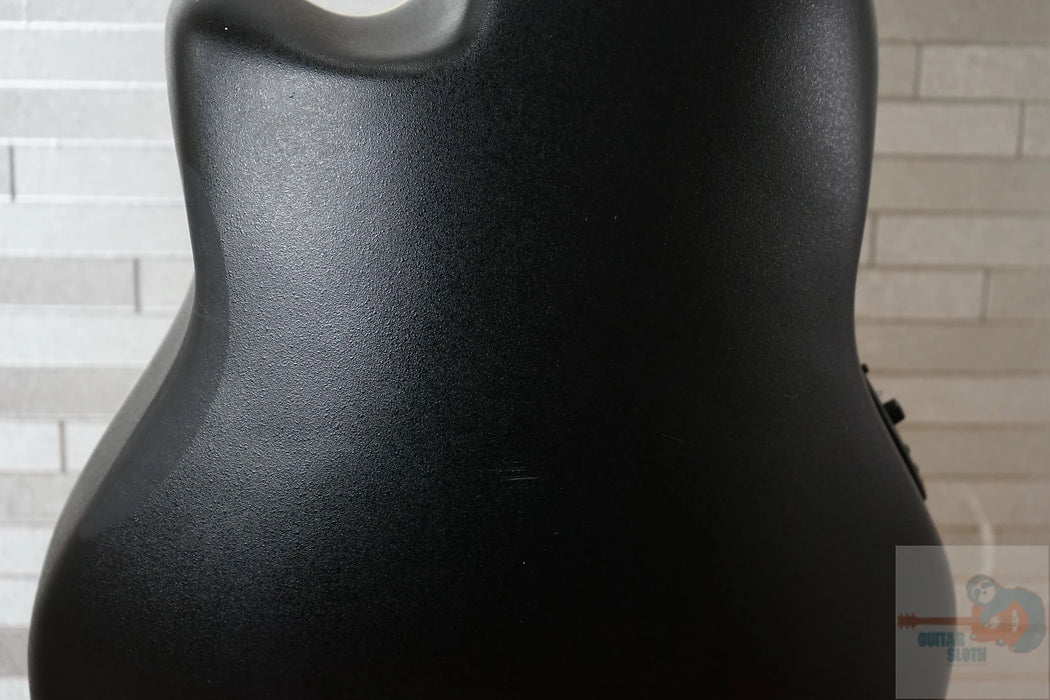 Ovation CS24-RR-G Celebrity Standard - Ruby Red