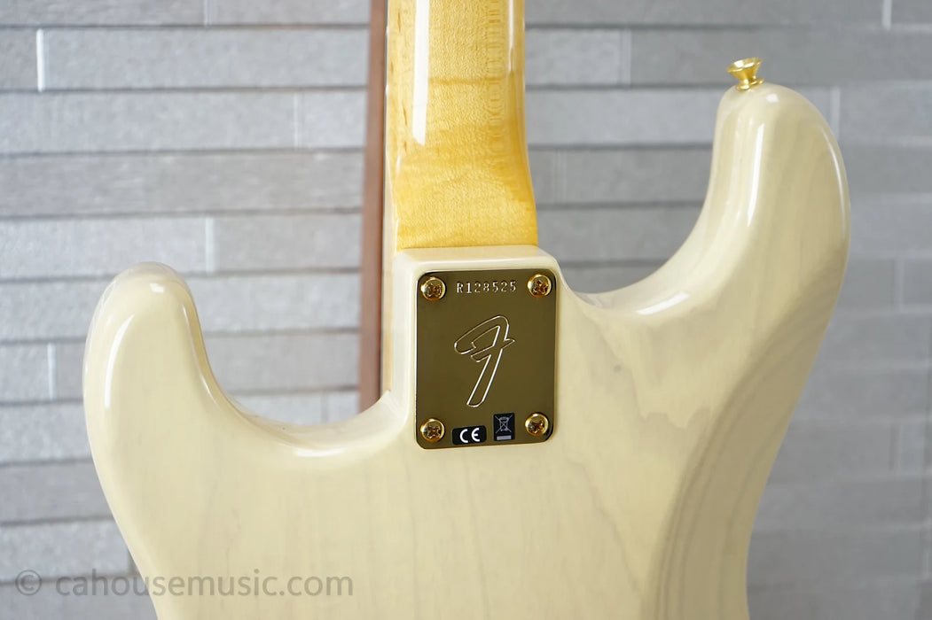 Fender American Custom Stratocaster® NOS, 2A Flame Maple Fingerboard, Honey Blonde