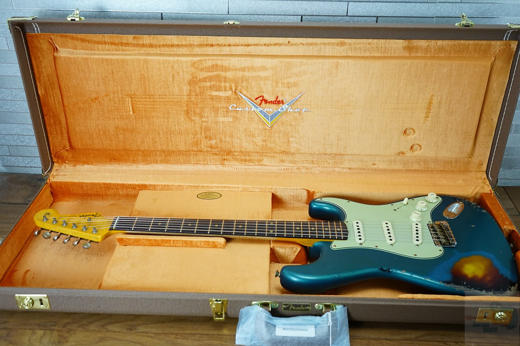 Fender Custom Shop 2025 61' Stratocaster Heavy Relic - Aged Ocean Turqouise over 3-Color Sunburst