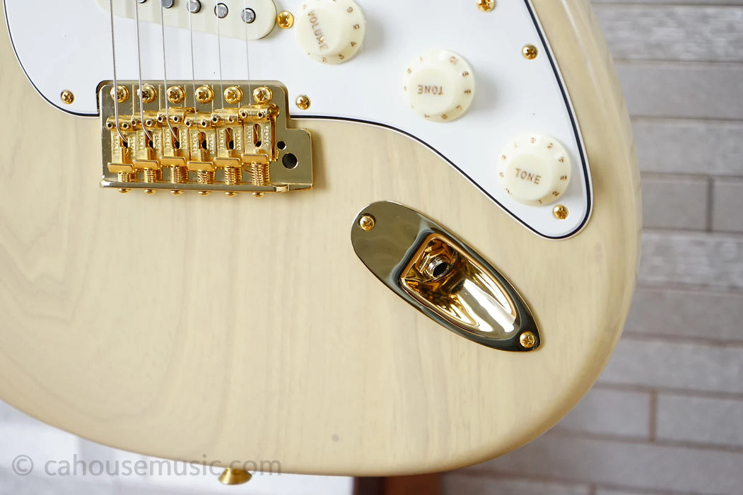Fender American Custom Stratocaster® NOS, 2A Flame Maple Fingerboard, Honey Blonde