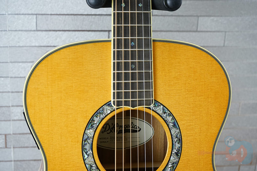 Aspen Exclusive D'Angelico Deluxe Tammany - Vintage Natural