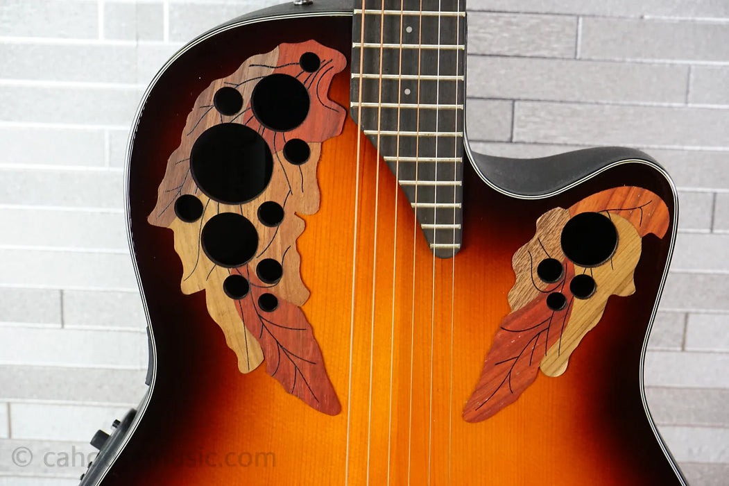 Ovation CE44 Celebrity Elite - 2-Color Sunburst