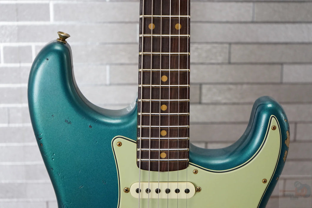 Fender Custom Shop 2025 61' Stratocaster Heavy Relic - Aged Ocean Turqouise over 3-Color Sunburst