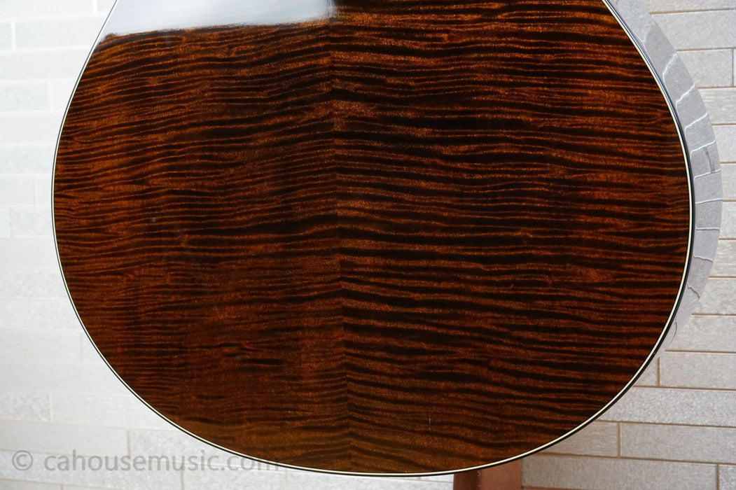 Taylor 618e 2015 – Natural – Extreme Flamed Maple Back & Sides