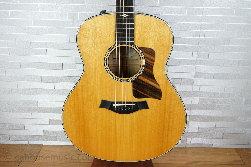 Taylor 618e 2015 – Natural – Extreme Flamed Maple Back & Sides