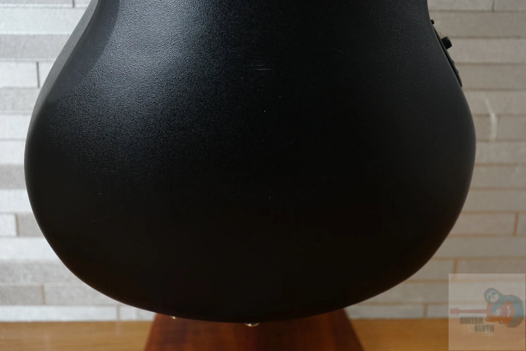 Ovation CS24-RR-G Celebrity Standard - Ruby Red