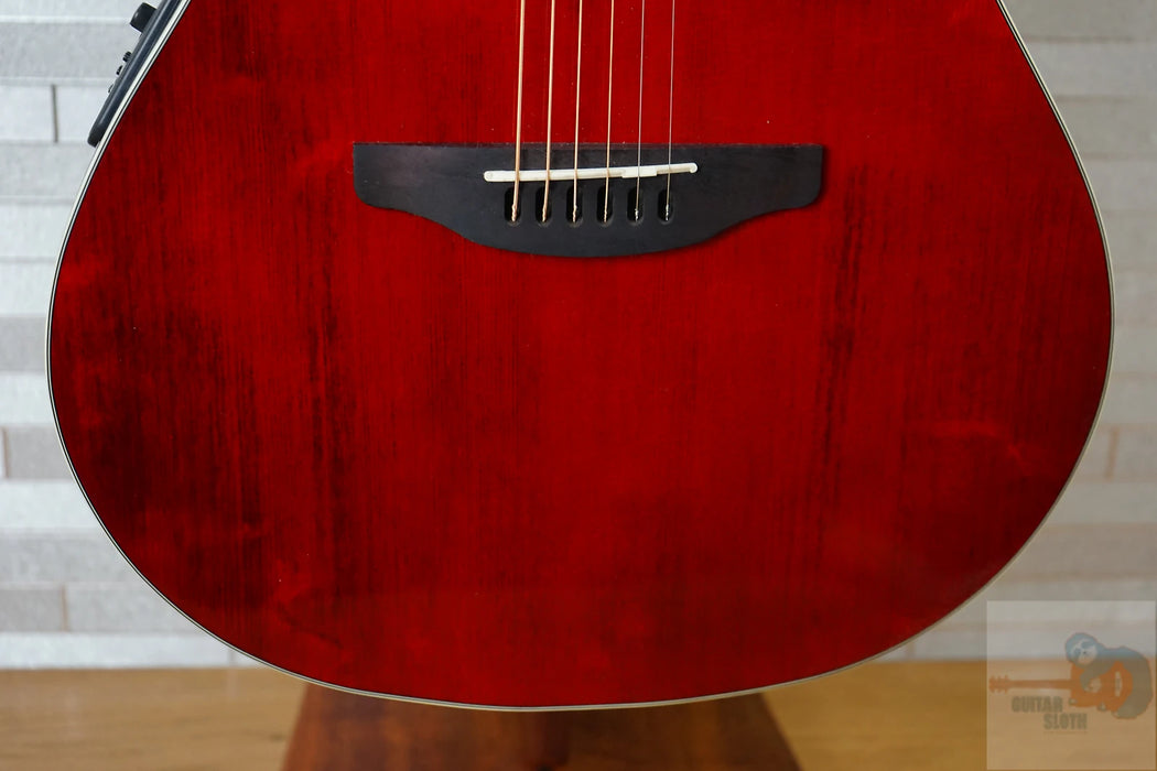 Ovation CS24-RR-G Celebrity Standard - Ruby Red